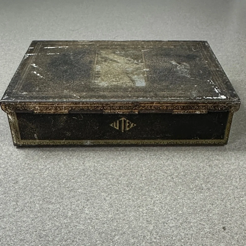 Vintage-Cutex Tin Litho Box. Cutex 5 minute manicure box.